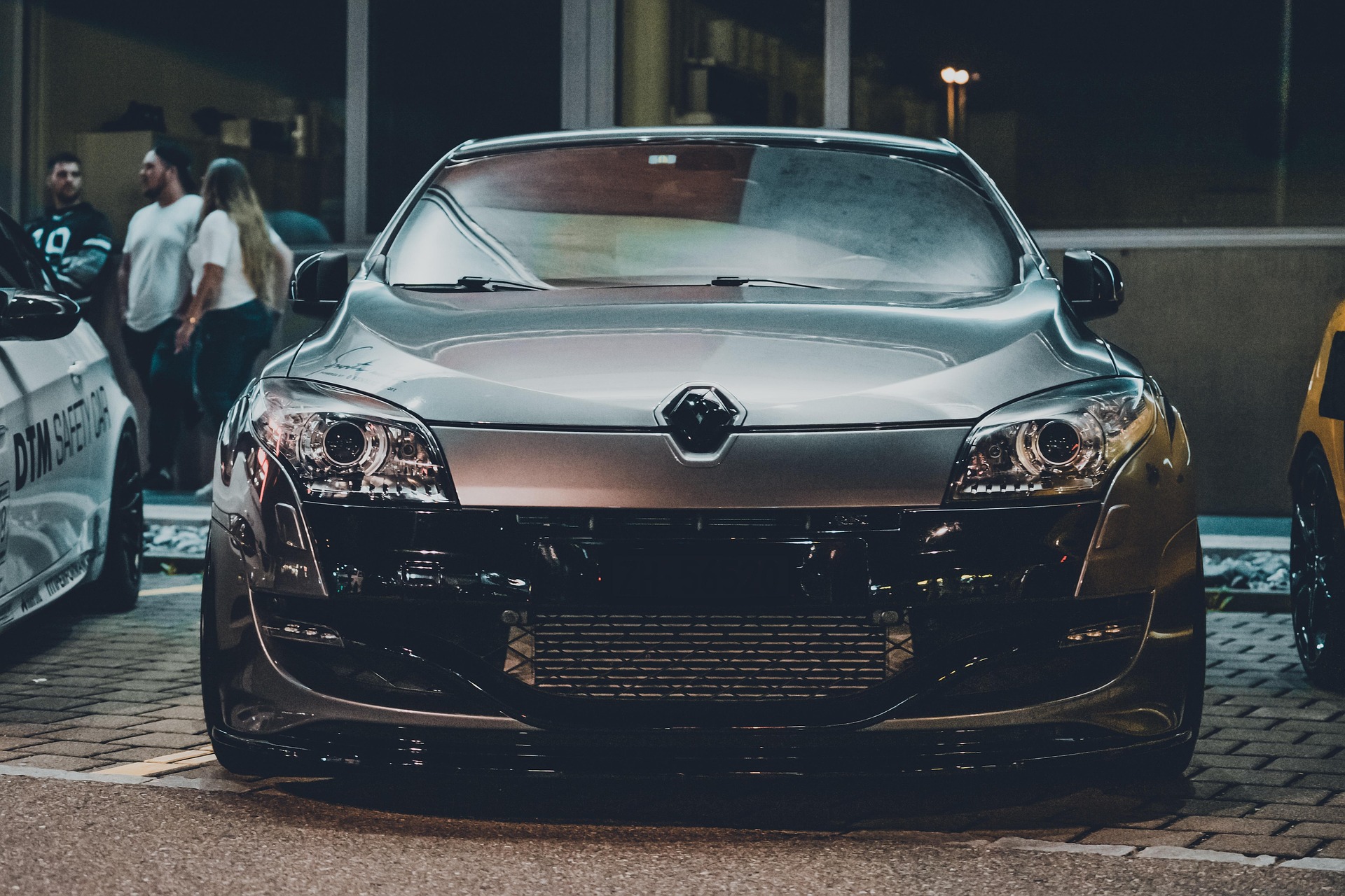 Detalle de auto deportivo